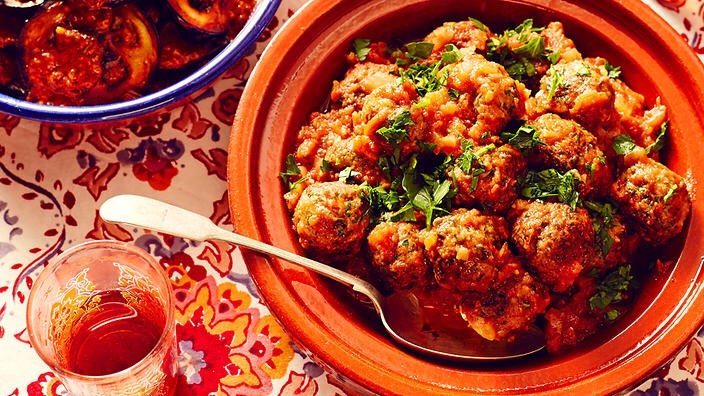 Recette de tajine de kefta au poulet et couscous épicé